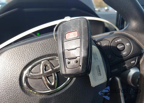 2021 Toyota Rav4 Hybrid Xle z USA, uszkodzony, nr VIN 2T3R6RFV3MW016322